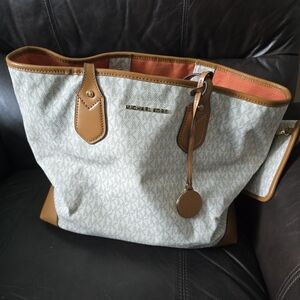Michael Kors Tan and Cream Women's Tote Bag